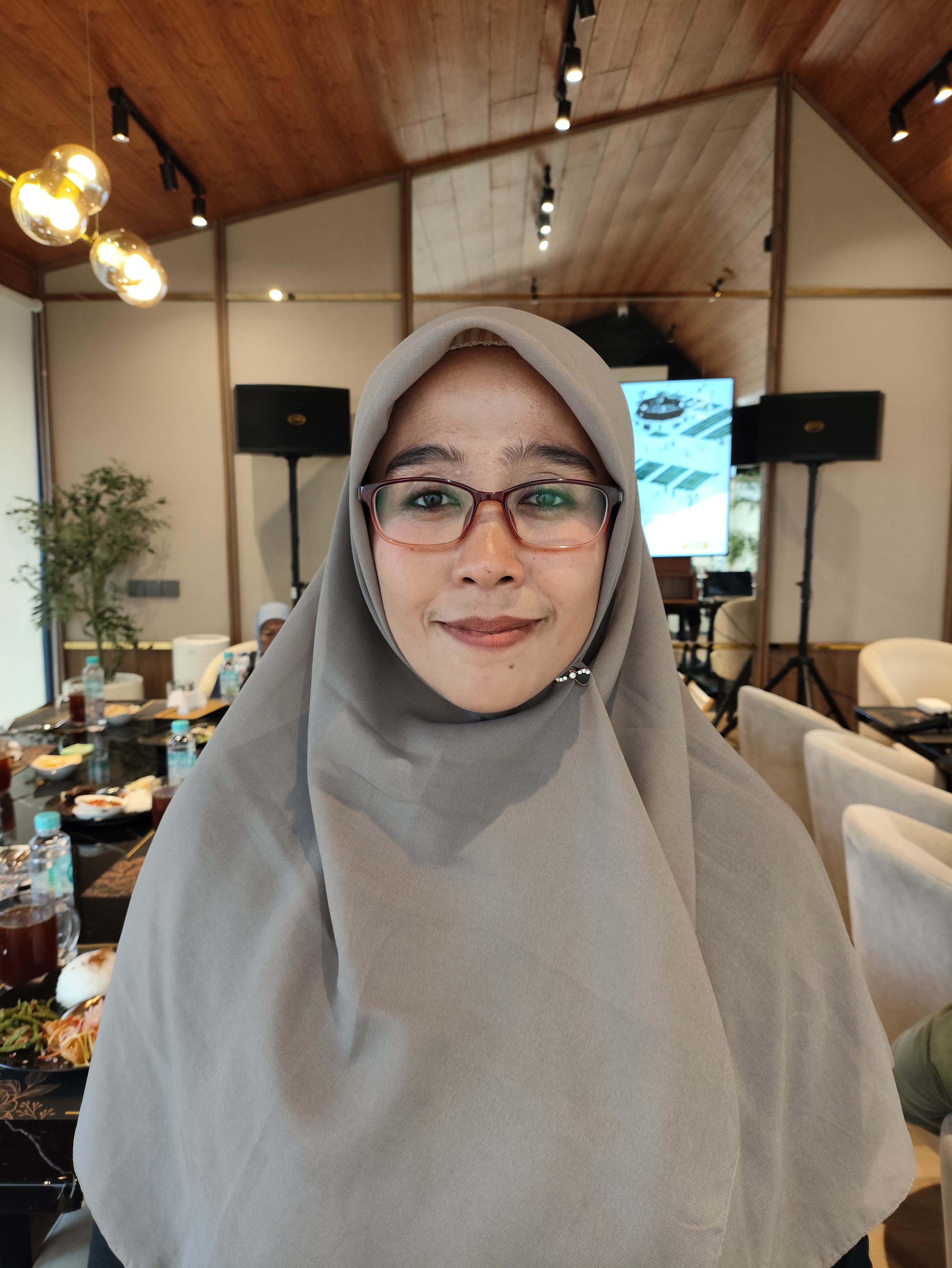 Ustadzah Hanifa Chaerani, Lc